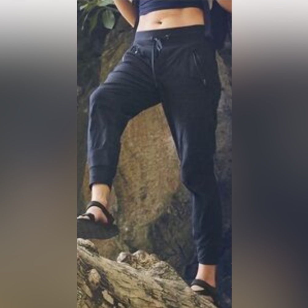 Athleta Trekee North Jogger. Black Size‎ 24 (774)